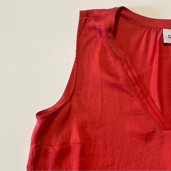 Cabi Hibiscus Rose Red Split V- Neck Flowy Silky Tank Blouse Women's Size Medium - Picture 7 of 13